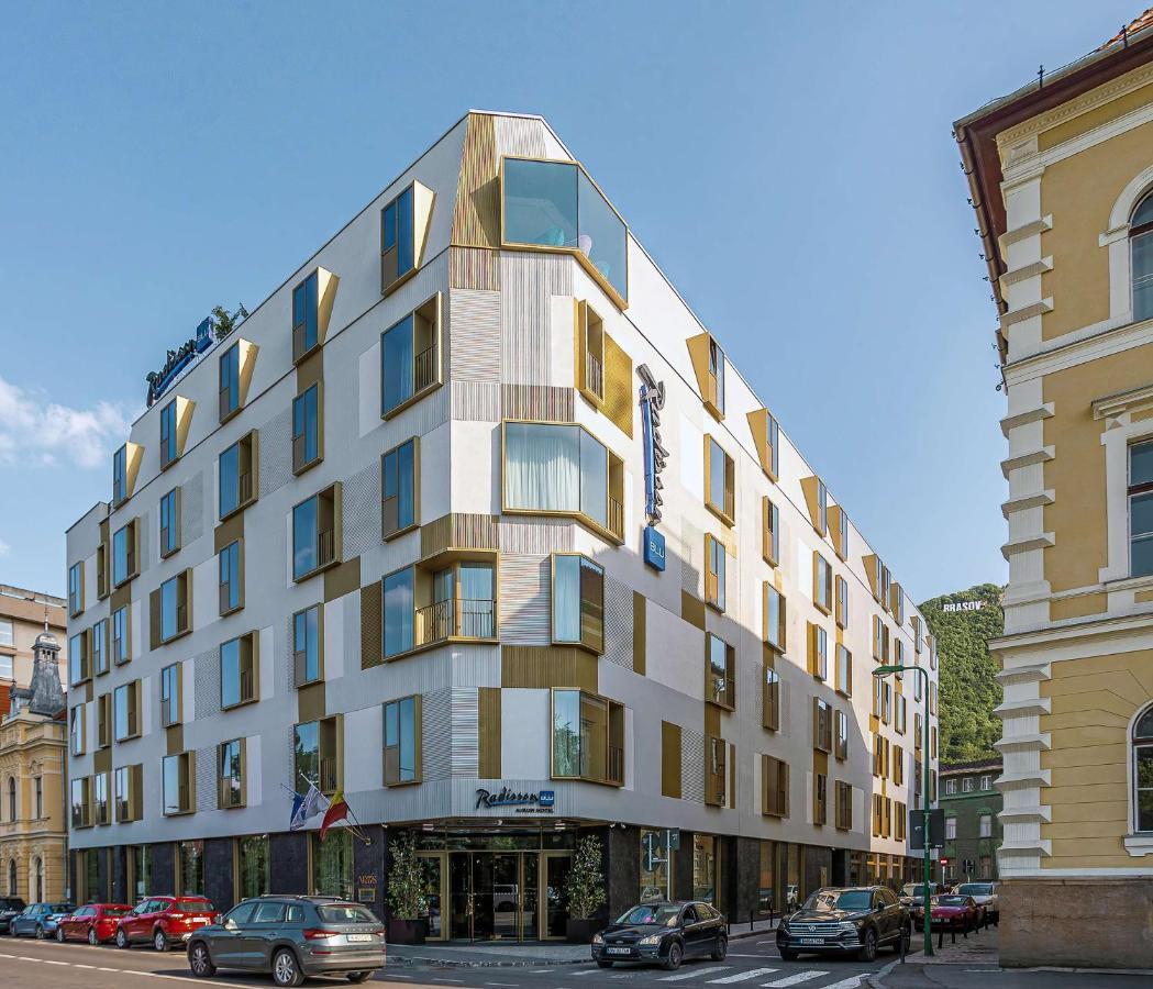 Radisson Blu Aurum Hotel, Braszów Zewnętrze zdjęcie The hotel in 2014
