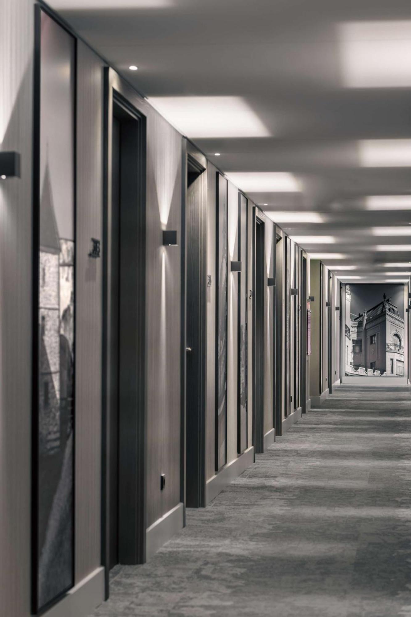 Radisson Blu Aurum Hotel, Braszów Zewnętrze zdjęcie A corridor at the University of Bath