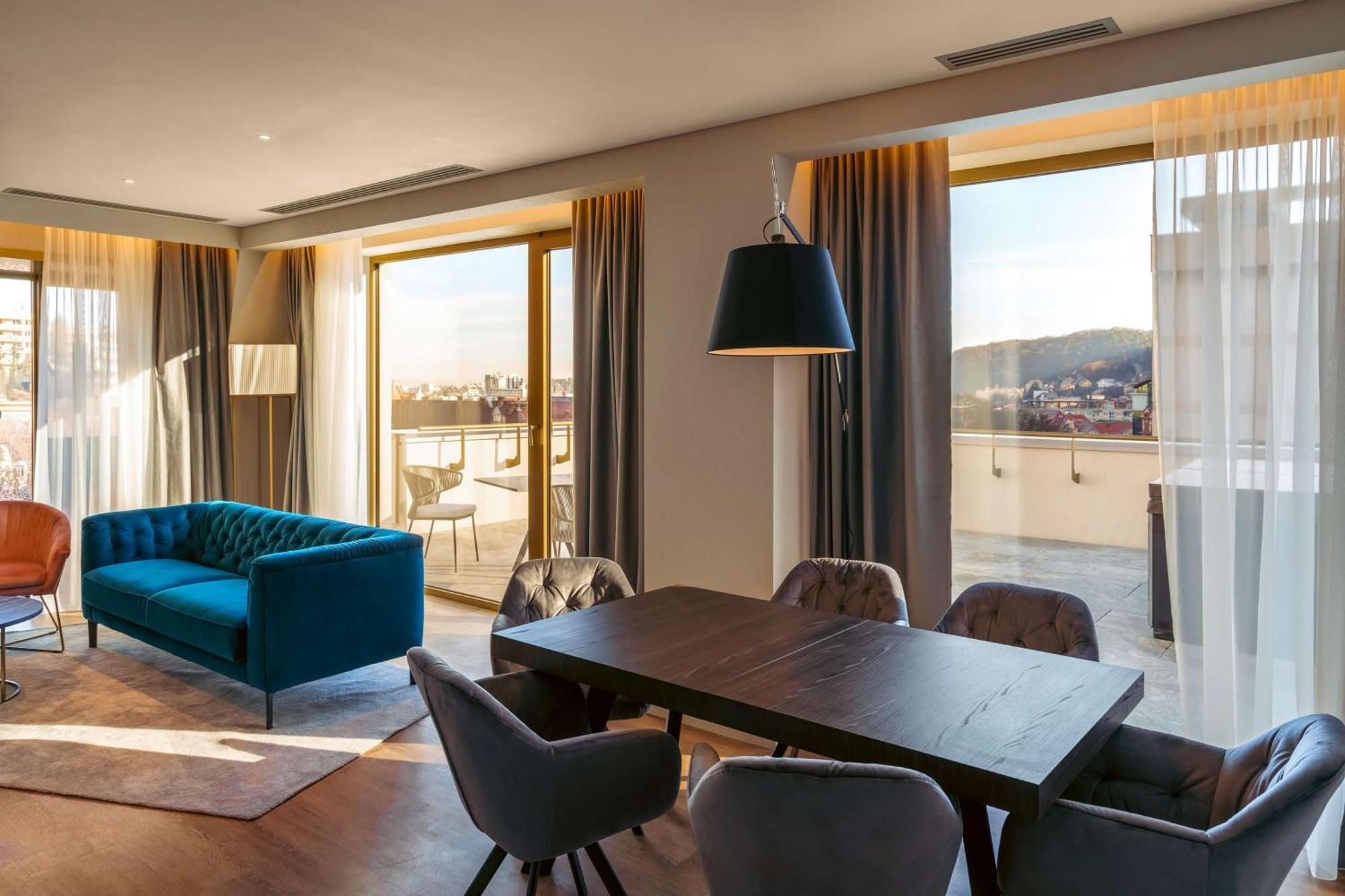 Radisson Blu Aurum Hotel, Braszów Zewnętrze zdjęcie Suite at the Hotel